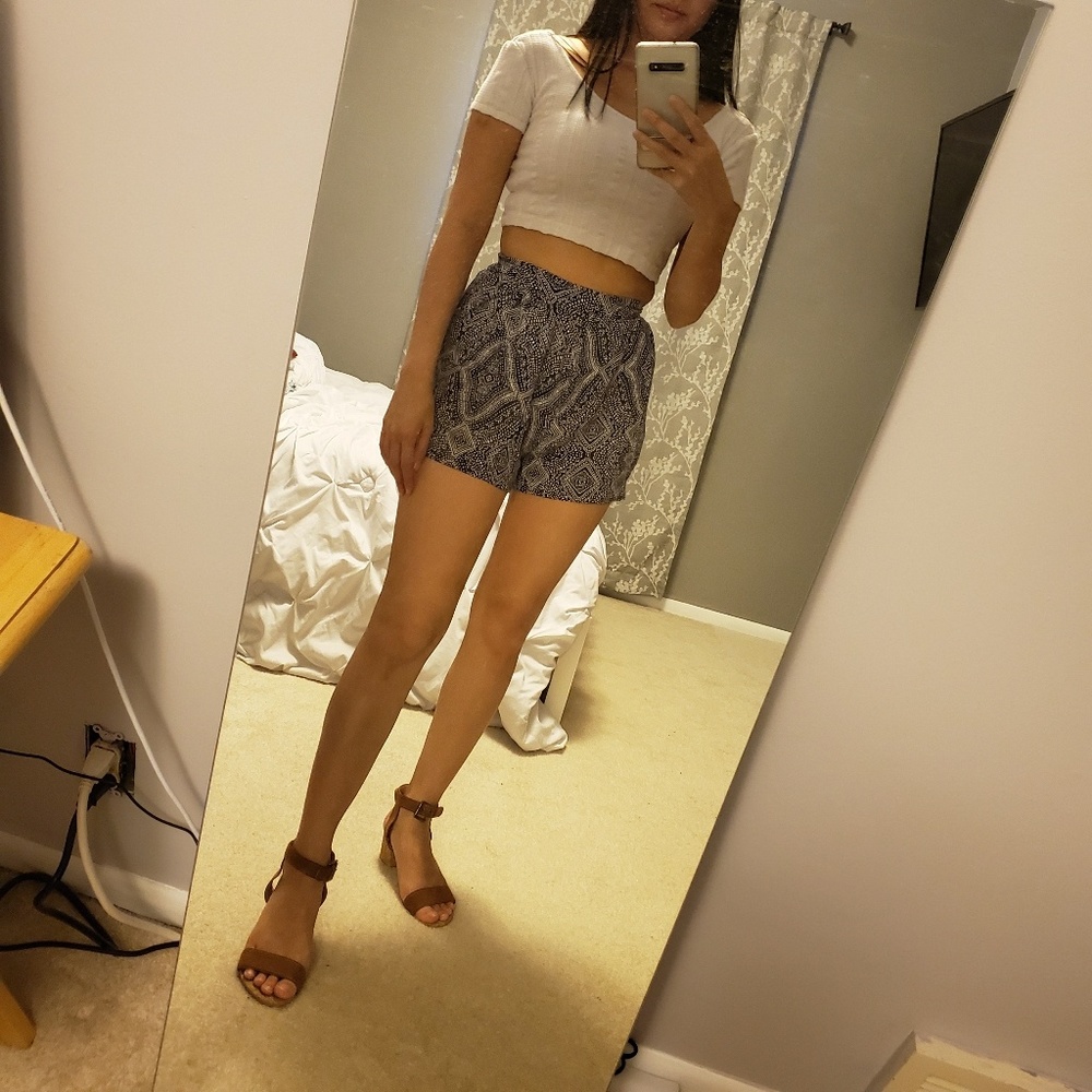 Navy Printed Shorts w/POCKETS